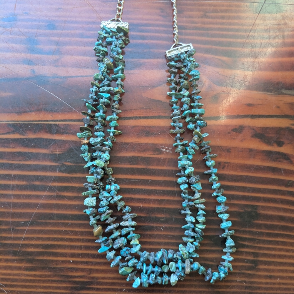 Layered Turquoise Chip Necklace – Boho Southwestern Vibes